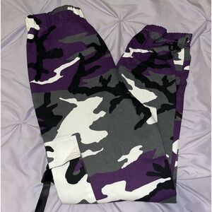 Medium purple camo pants💜